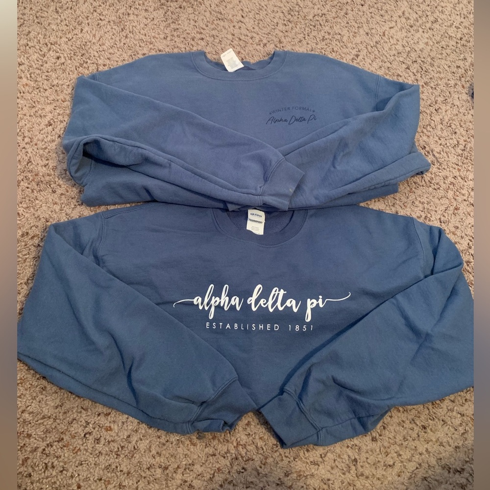 Alpha Delta Pi ADPi large Gildan crewneck sweatshirts